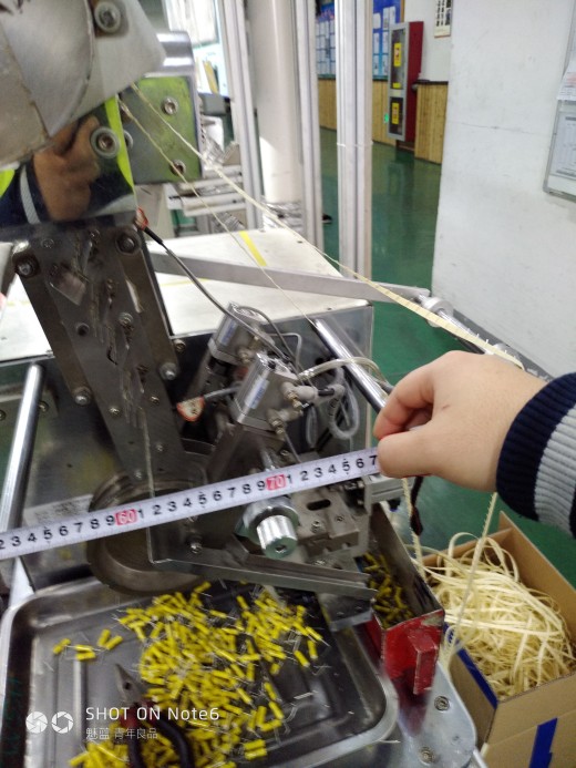 电容剪脚折弯（sw18可编辑+工程图+bom）缩略图
