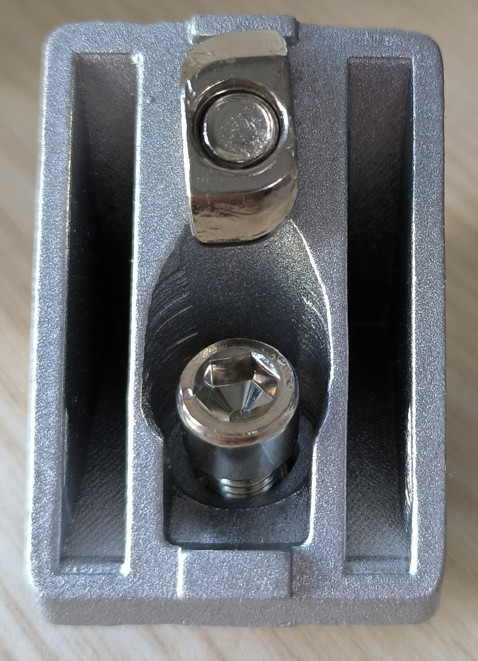 铸铝角撑