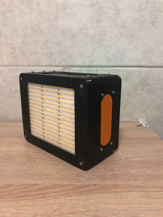 聚光灯扬声器充电器缩略图