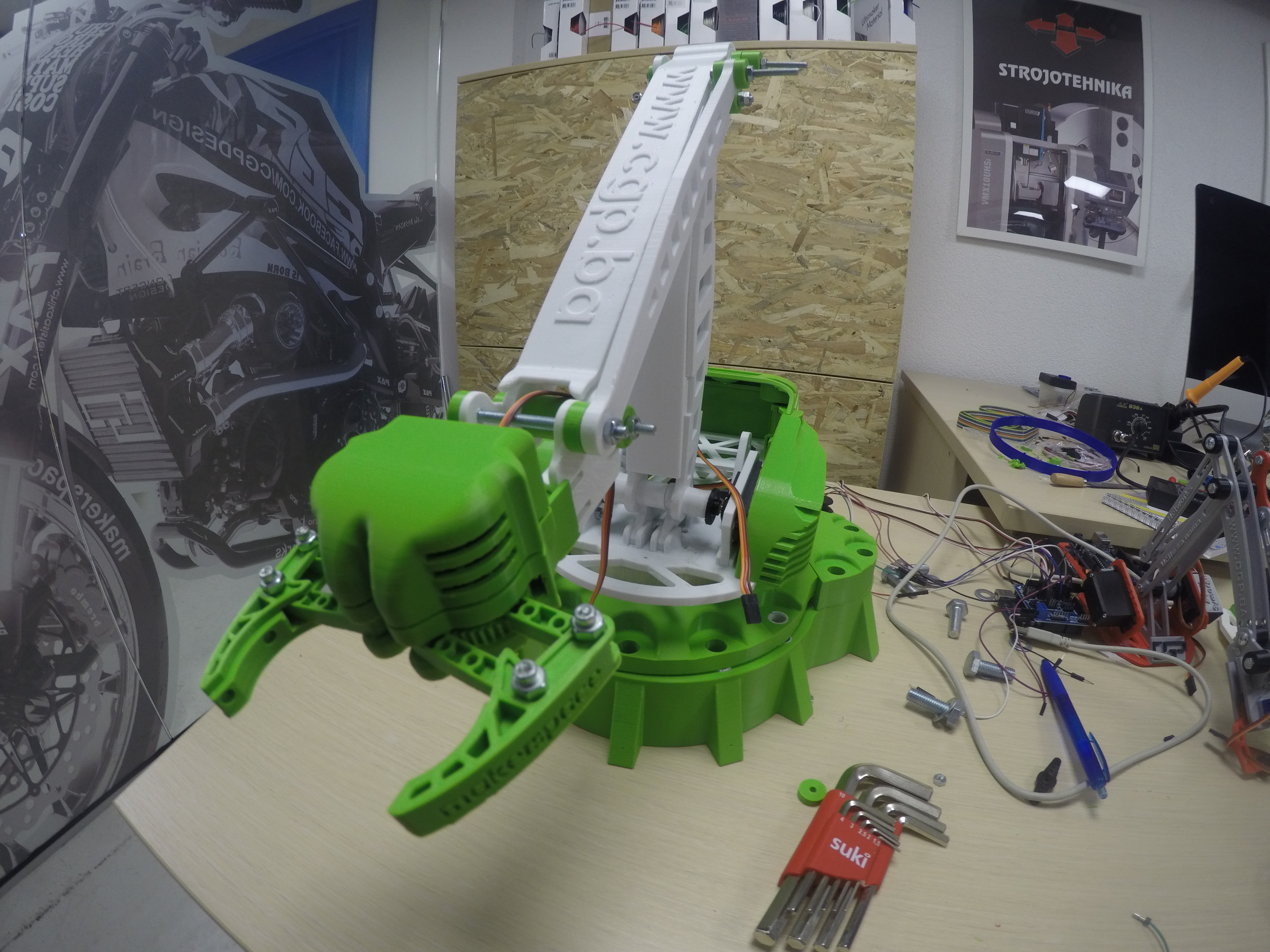 buba_robotic-arm_cgpdesign SW