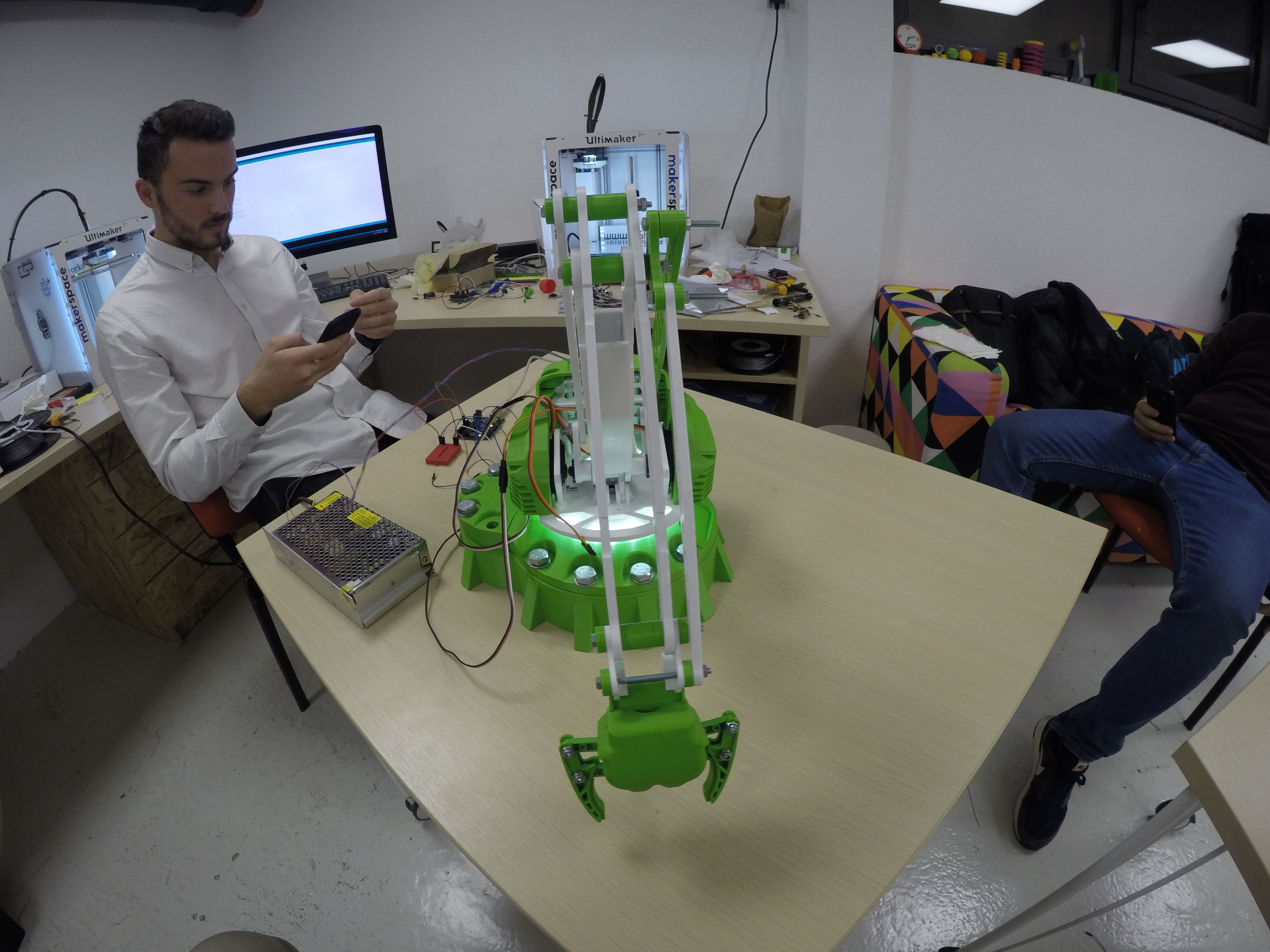 buba_robotic-arm_cgpdesign SW