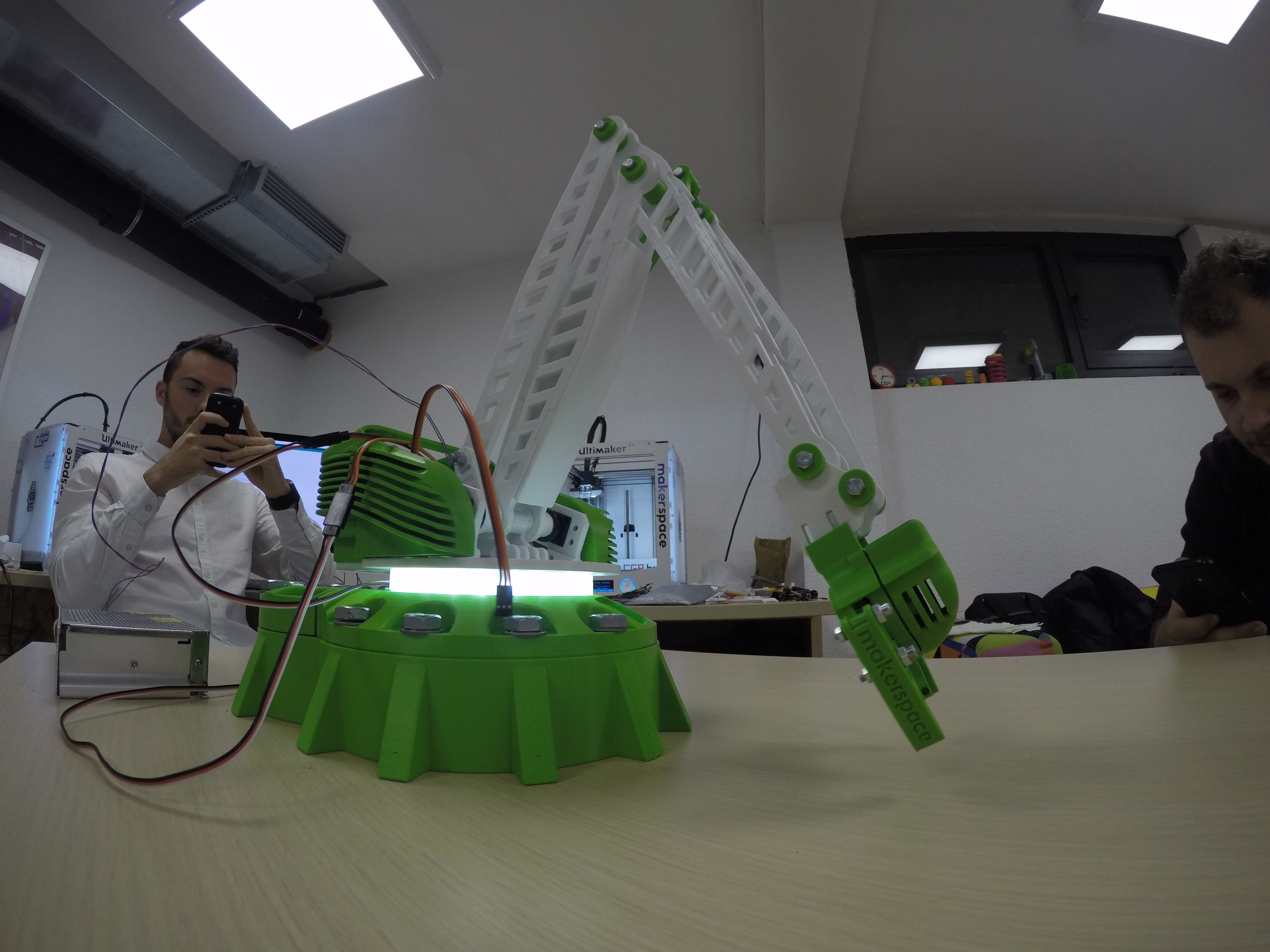 buba_robotic-arm_cgpdesign SW