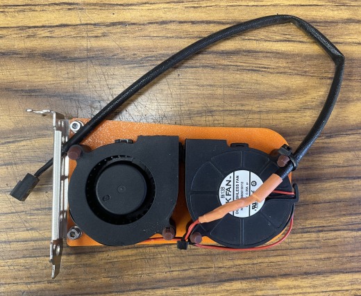 PCIe 支架风扇安装缩略图