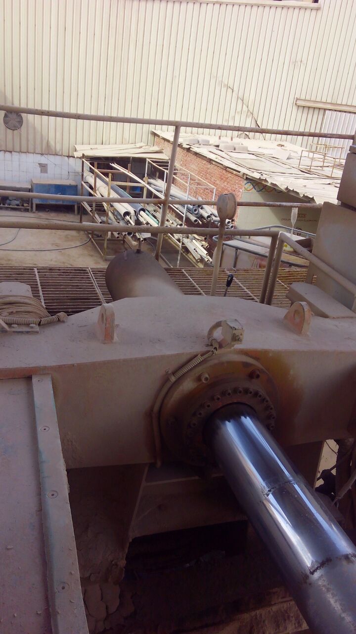 A0002829-焊接型液压缸 250x180x983 毫米