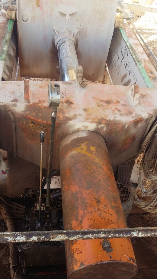 A0002829-焊接型液压缸 250x180x983 毫米缩略图