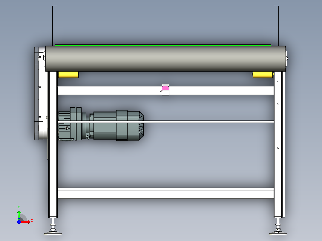 大型输送带机器前视图