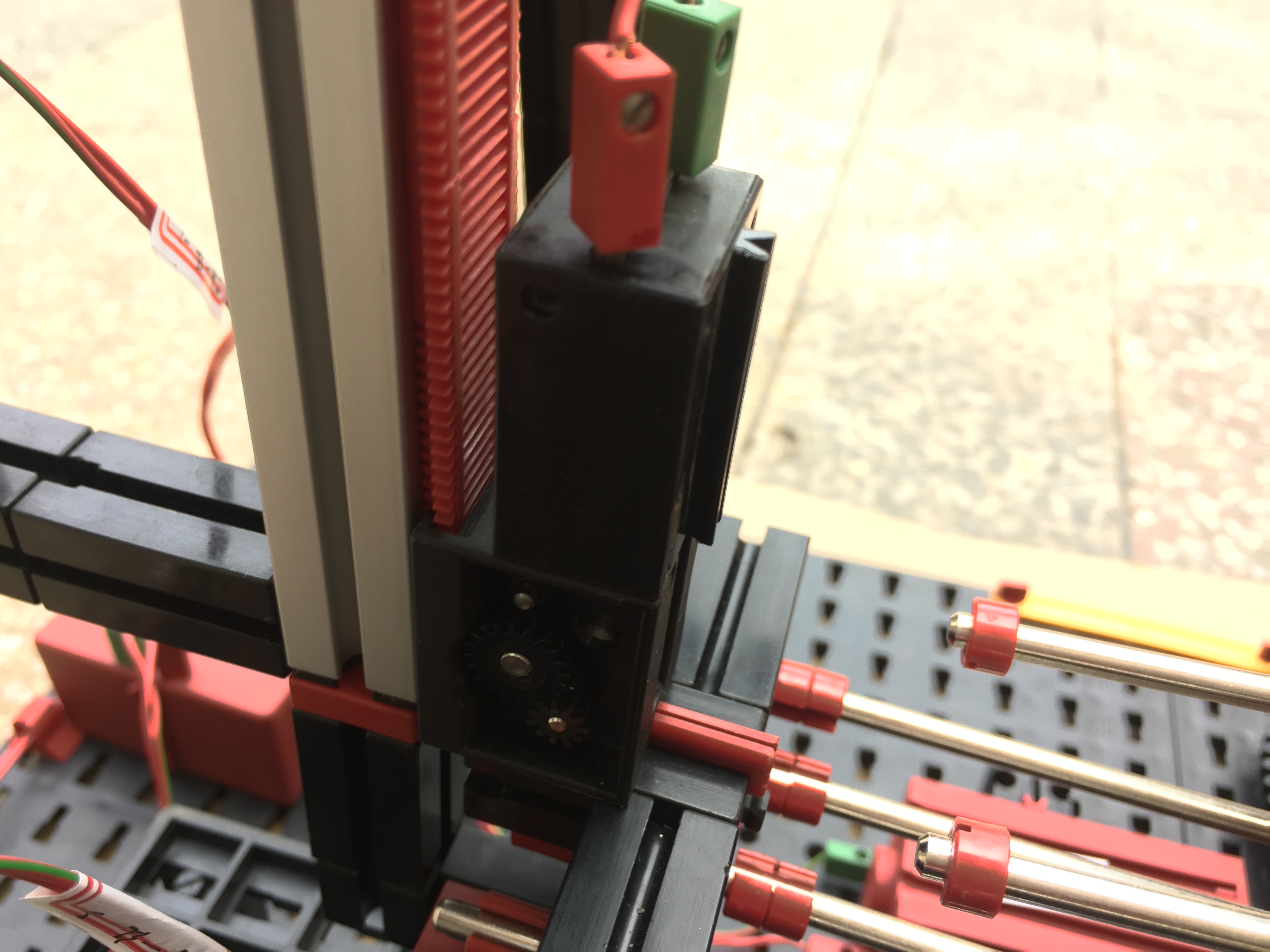 慧鱼乐高智能立体停车场