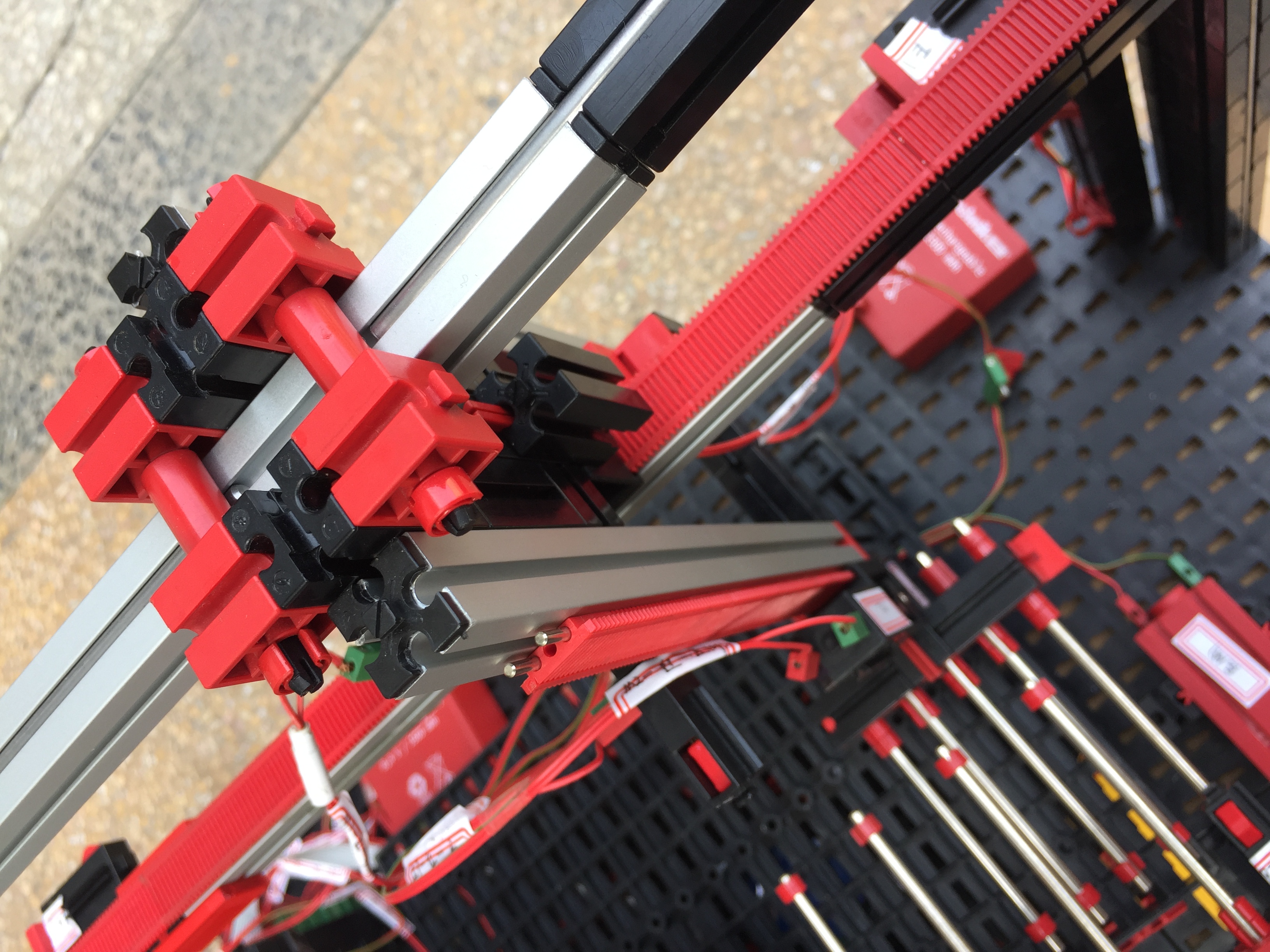 慧鱼乐高智能立体停车场