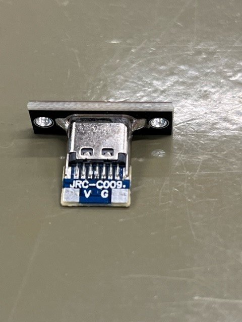 USB-C型母座壁挂式12缩略图