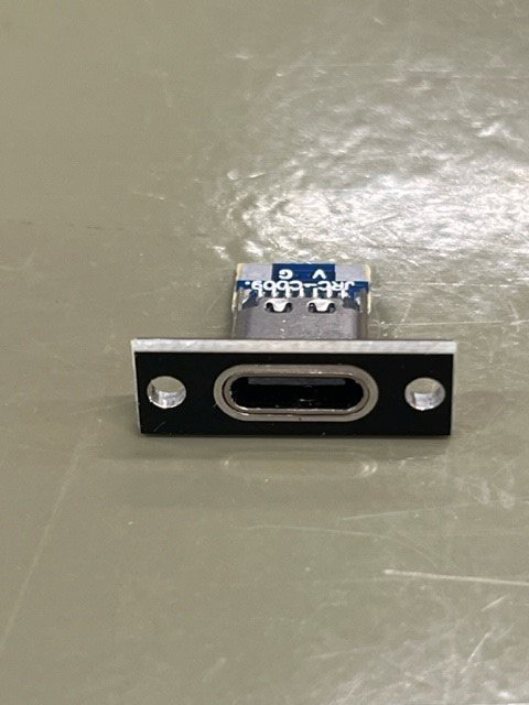 USB-C型母座壁挂式12缩略图