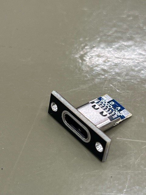 USB-C型母座壁挂式12缩略图