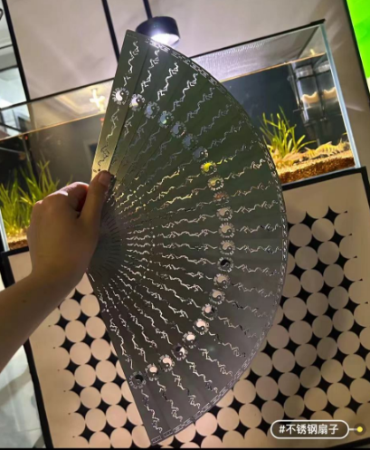 八卦扇子缩略图