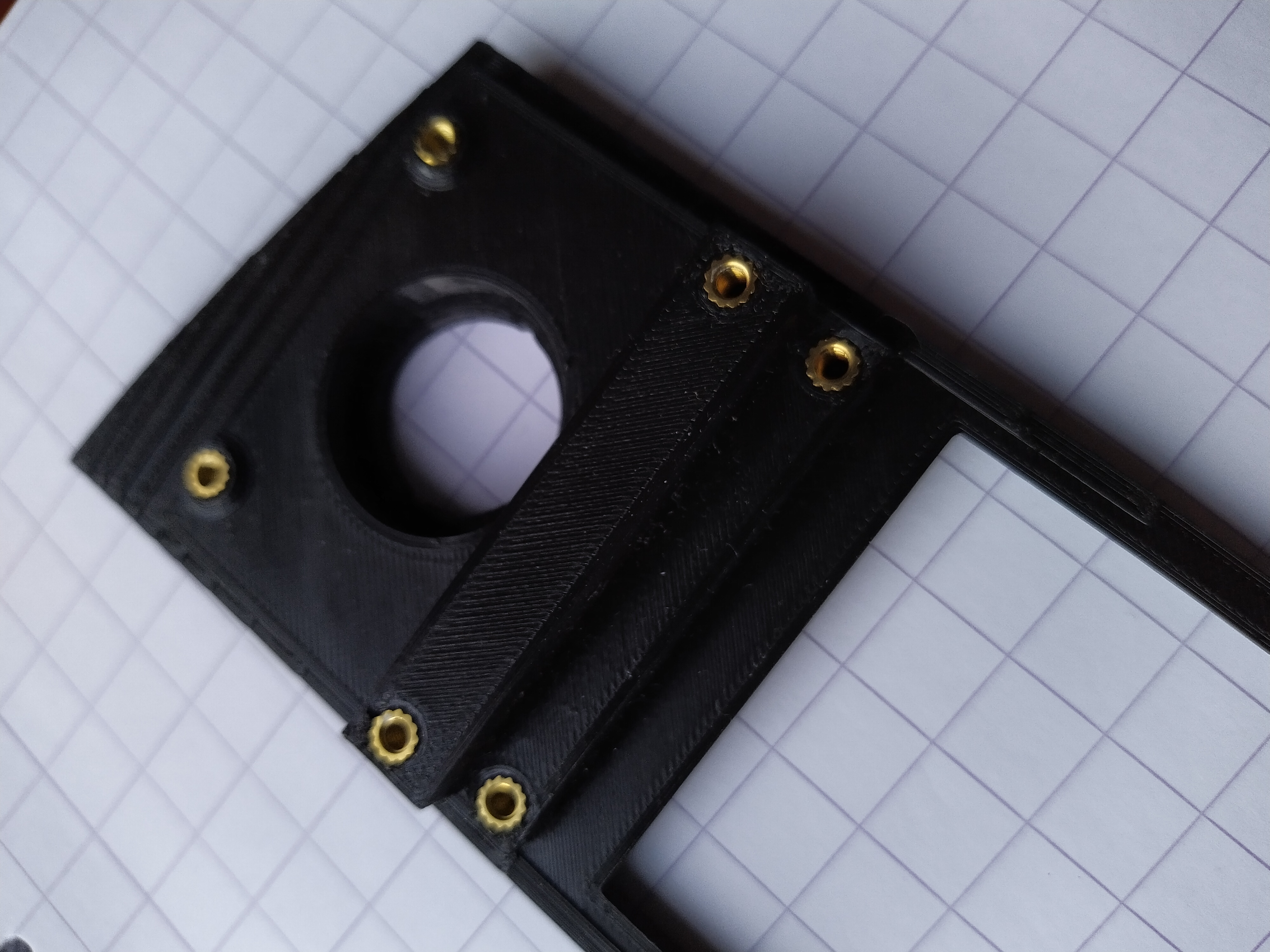 塑料零件嵌件M3螺纹，直径5毫米，高6毫米