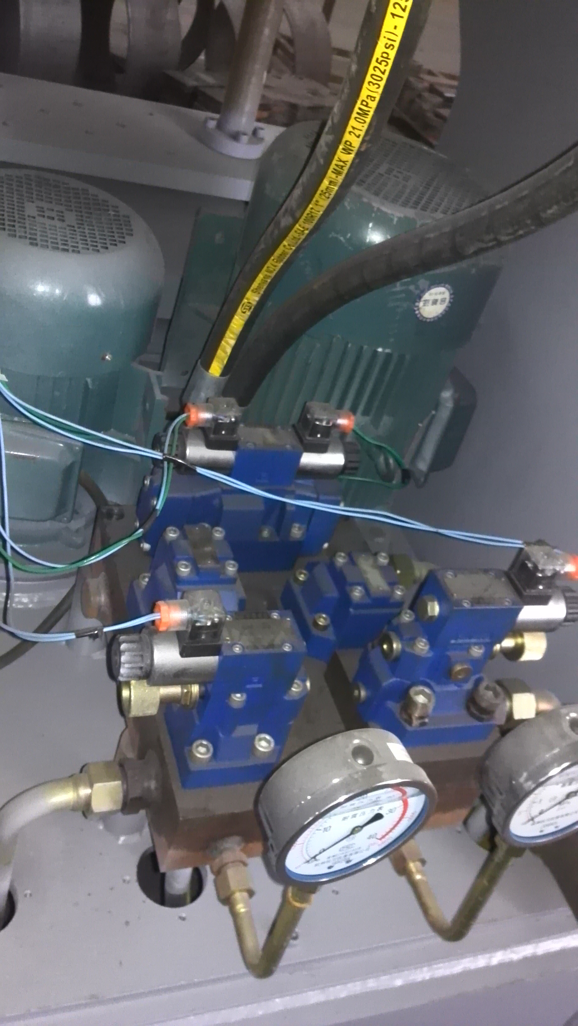 校直机 深喉压力机CAD+实物图片