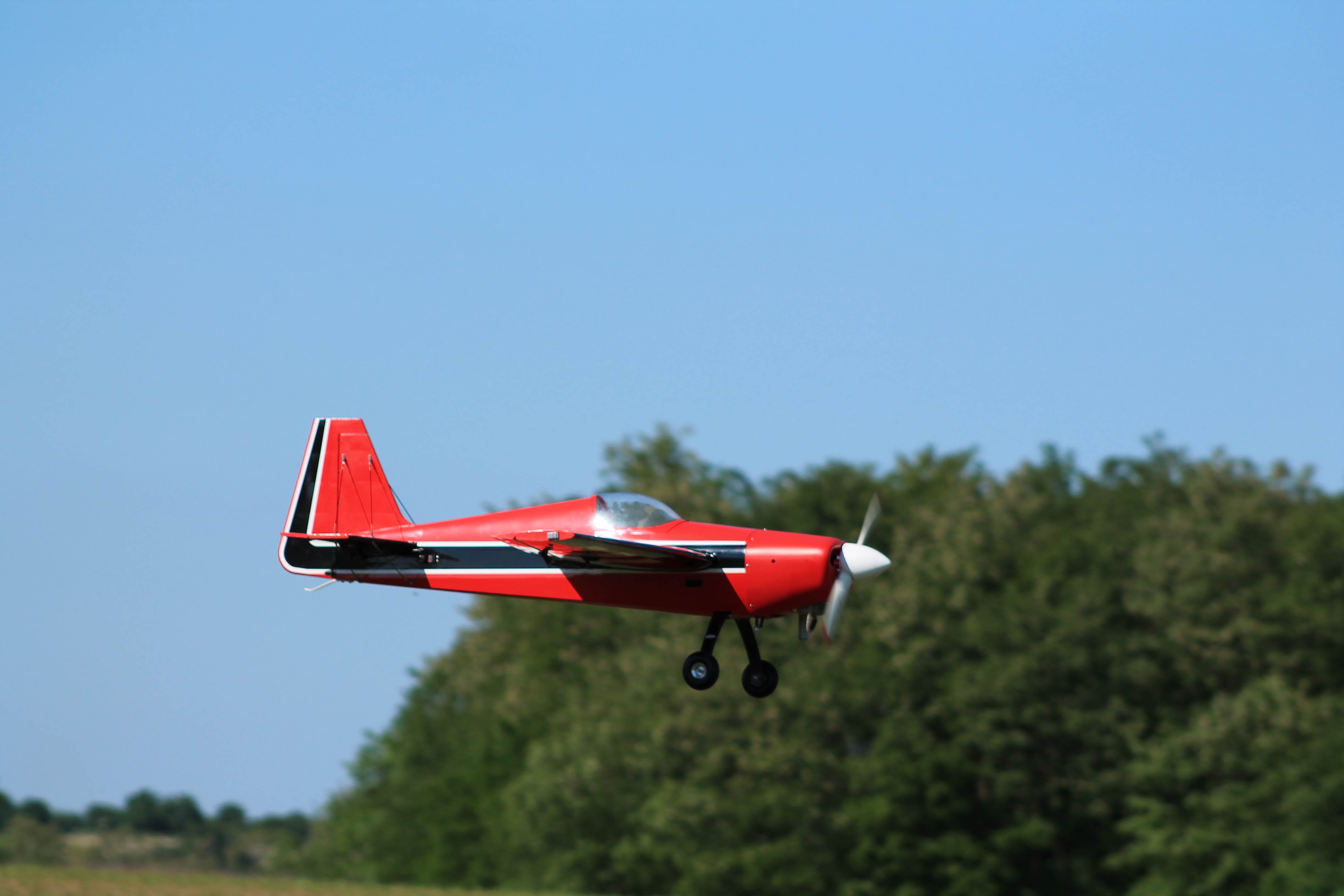 胶合板和轻木构建遥控航模