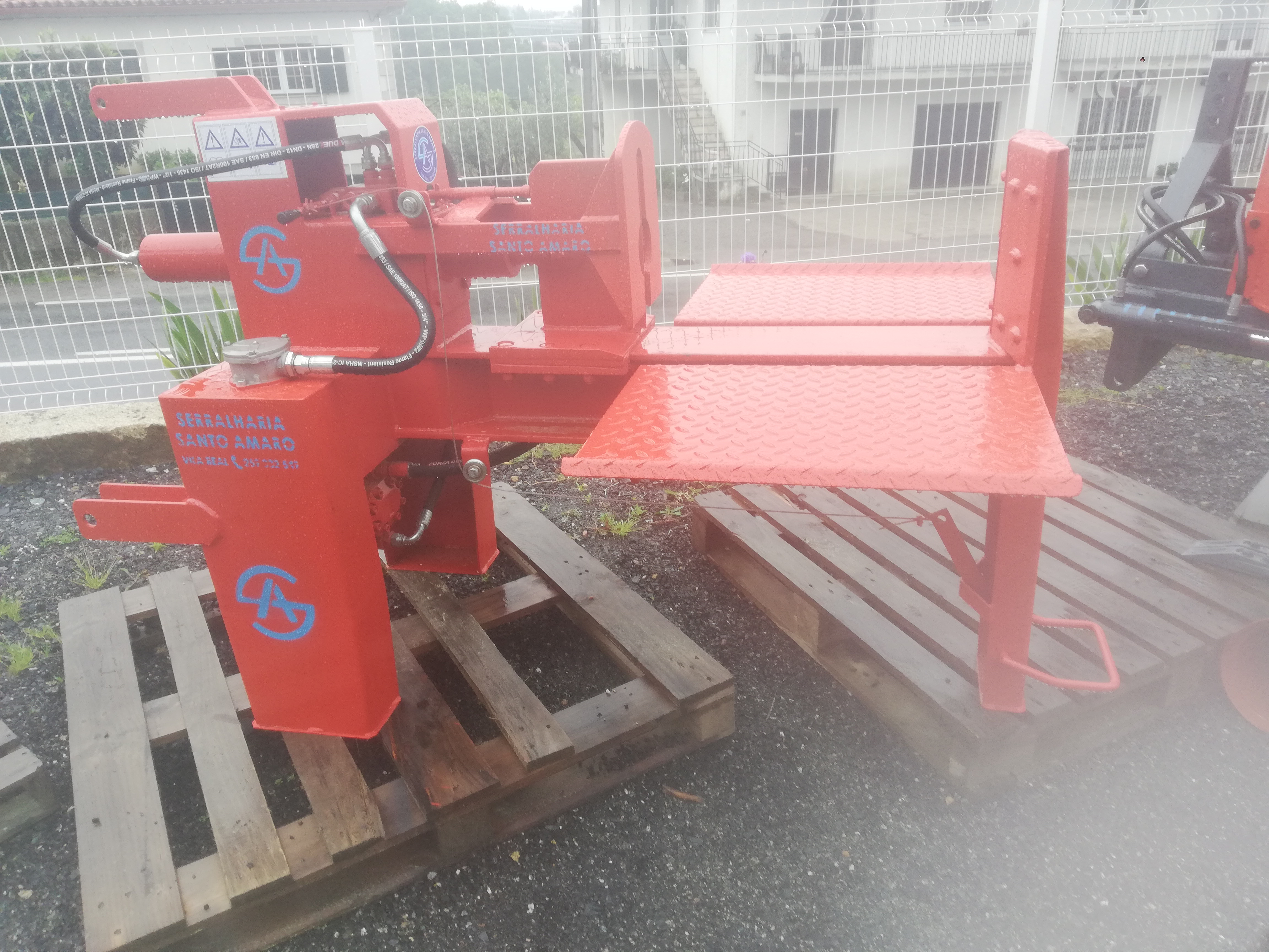 A2004545-木材劈木机 水平式