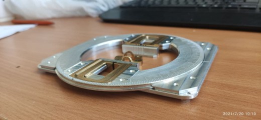 实验室显微镜工作台的安装框架，显微镜转盘。用于夹紧困难样品的夹紧脚缩略图