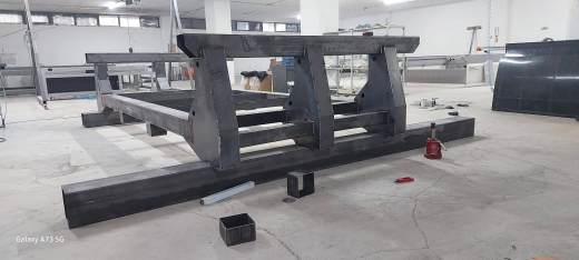 用于重型刳刨机的具有加强结构的数控刳刨机缩略图
