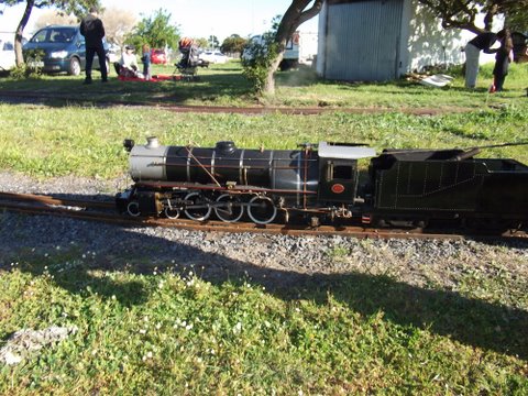 火车机车列车16-da-loco-in-1-12-scale-1832-模型格式为 stp