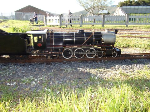 火车机车列车16-da-loco-in-1-12-scale-1832-模型格式为 stp
