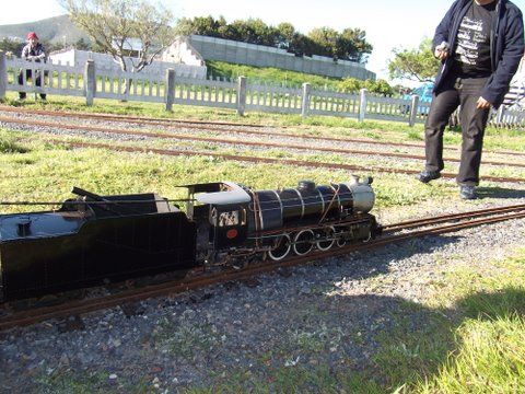 火车机车列车16-da-loco-in-1-12-scale-1832-模型格式为 stp缩略图