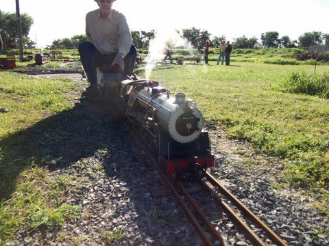 火车机车列车16-da-loco-in-1-12-scale-1832-模型格式为 stp缩略图