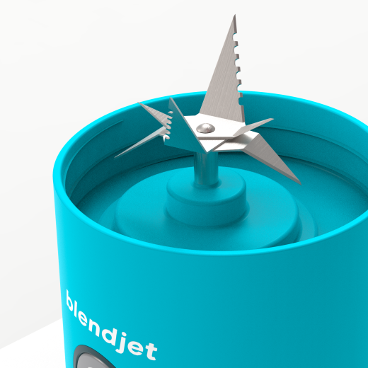 便携式塑料搅拌机的3D模型，金属刀片，带USB端口和电源按钮缩略图
