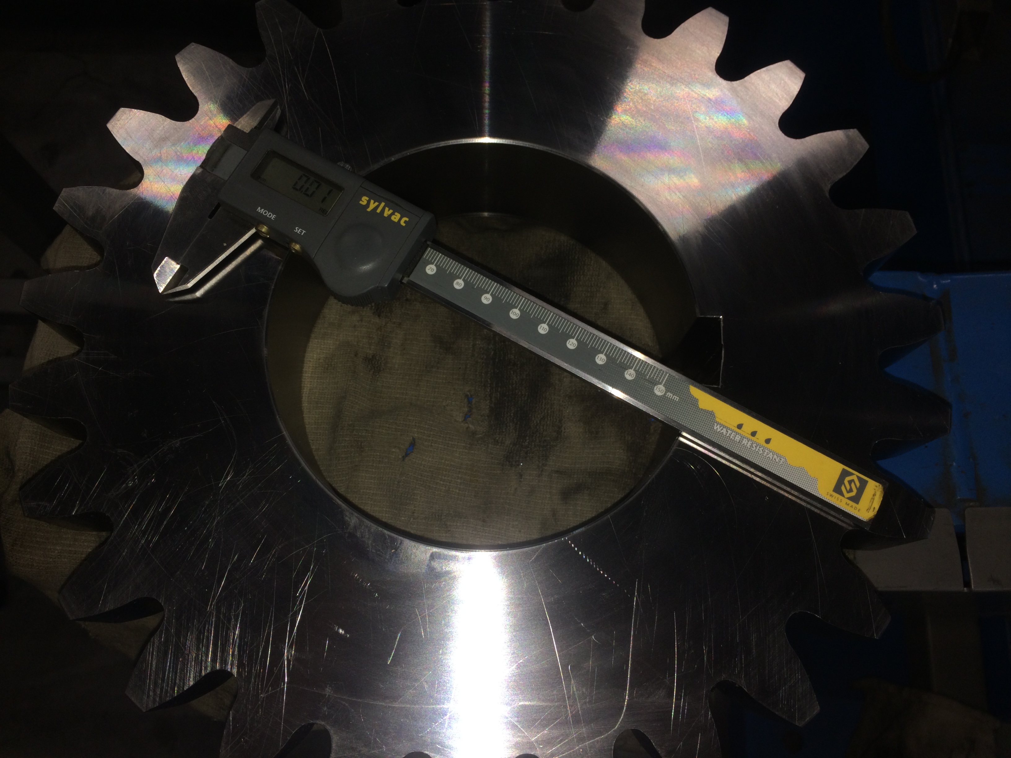 用于色带切割装置的齿轮