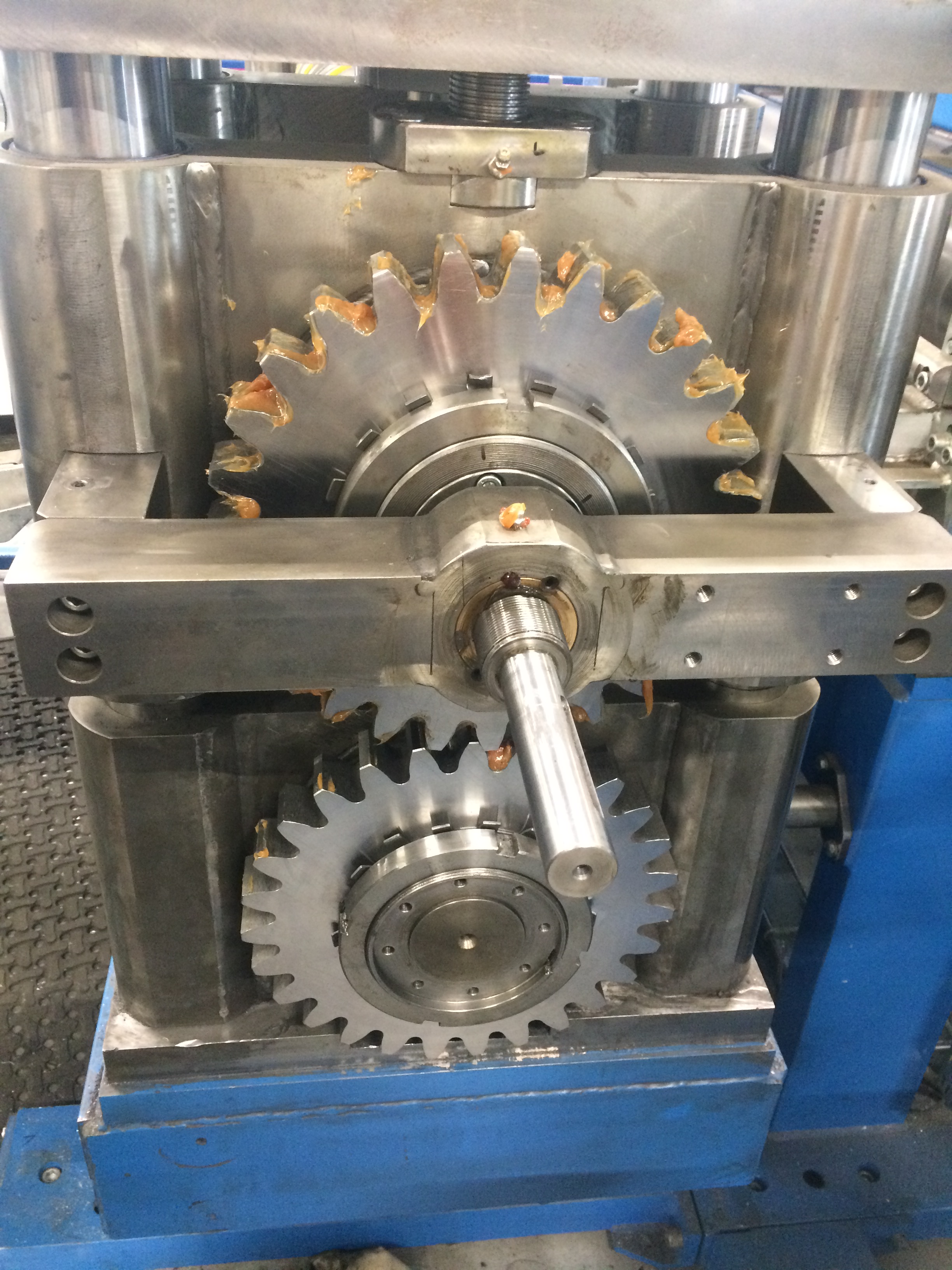 用于色带切割装置的齿轮