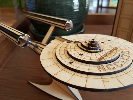 USS Enterprise宇宙飞船模型激光雕刻图纸 dwg dxf格式缩略图
