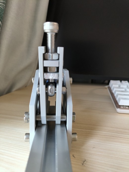 寸仅为80x80x5mm的迷你顺序换档器和手刹缩略图