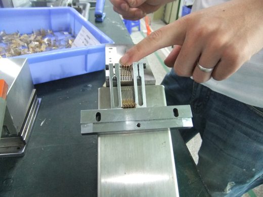 数端子PIN数裁切后叠设备sw12可编辑缩略图