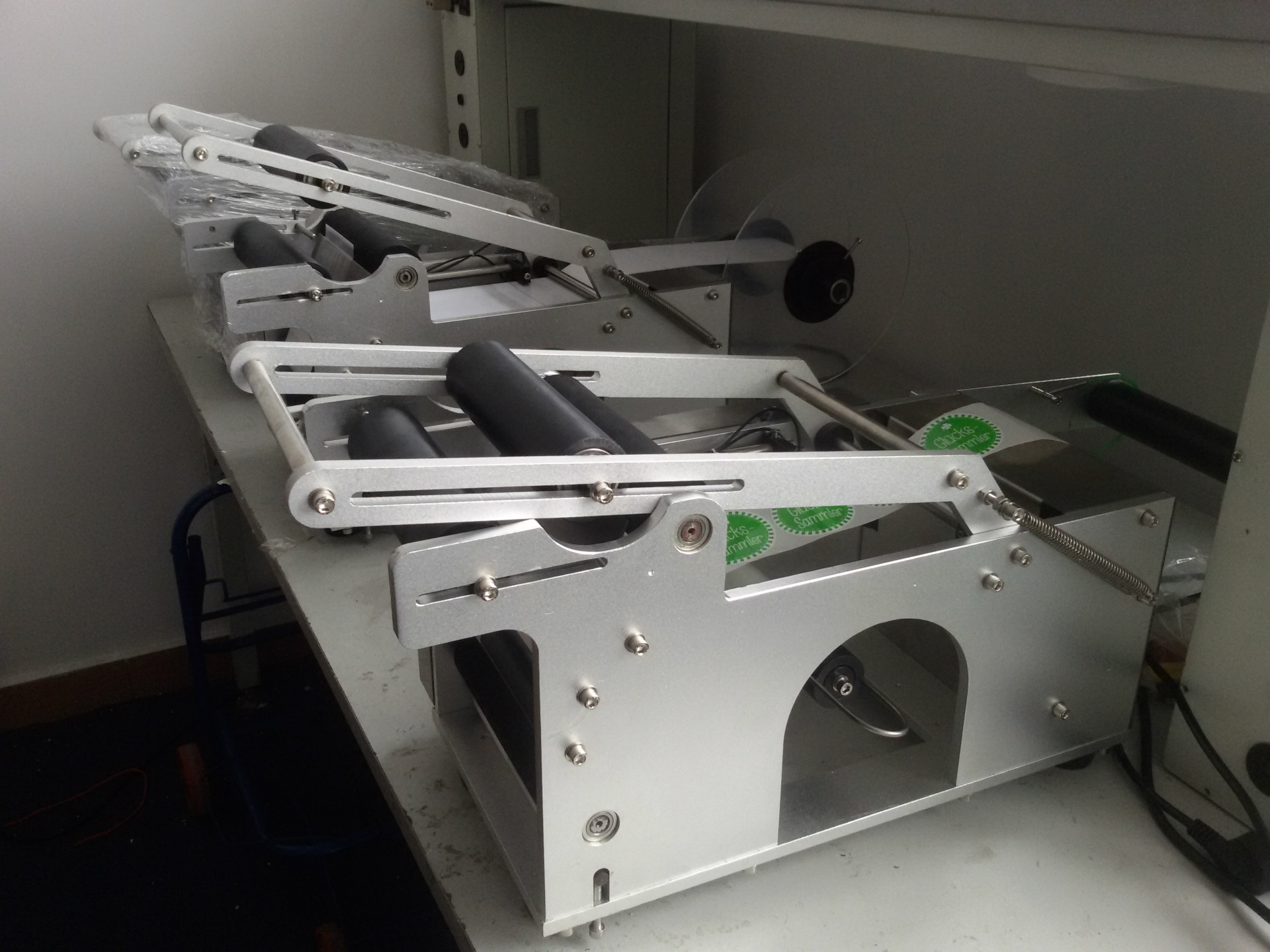 2款圆瓶贴标机3d图纸 适应多规格圆瓶、圆管贴标机3d图纸三维模型