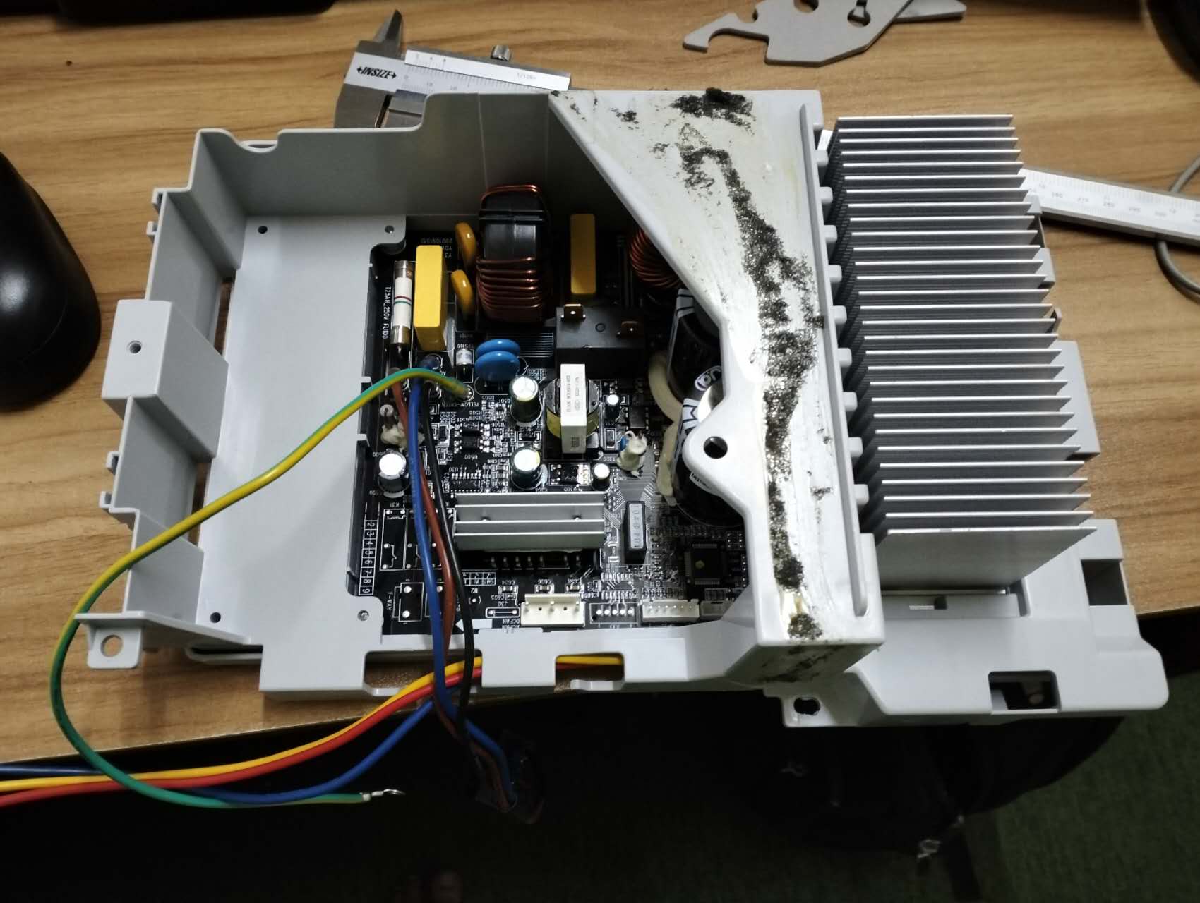 分体式空调室外机印刷电路板盖