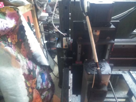 Cnc刳刨机有50x50x50cm的工作区，配有3kw主轴缩略图