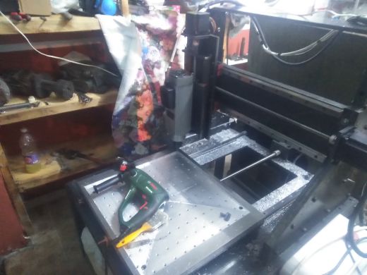 Cnc刳刨机有50x50x50cm的工作区，配有3kw主轴缩略图