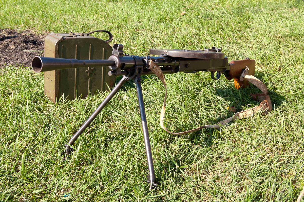 dp-27轻机枪