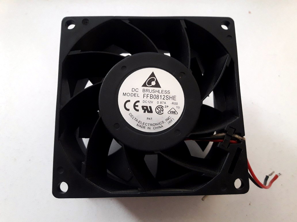 FFB0812SHE 80mm DC12V 0.87A服务器散热风扇服务器方形