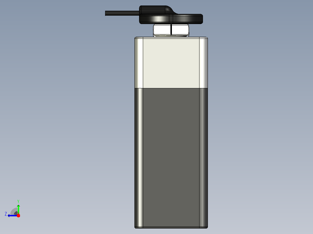 带连接器的9 V碱性电池右视图