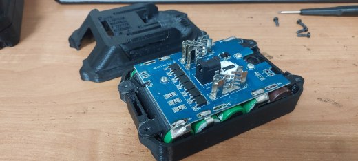 请参阅LXT 18V电池缩略图