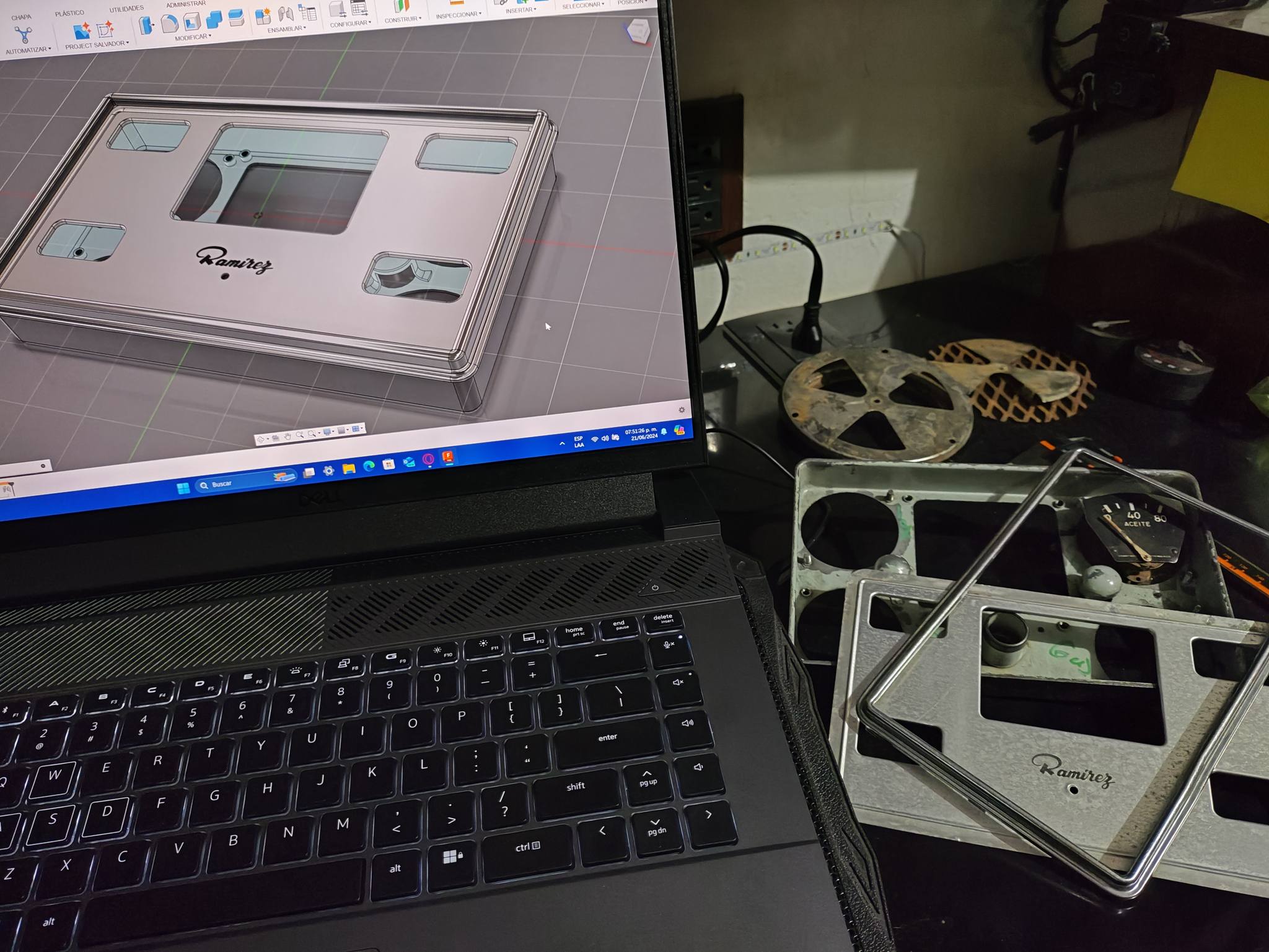 Ramirez Rural 750 的仪表板 Stewart Warner