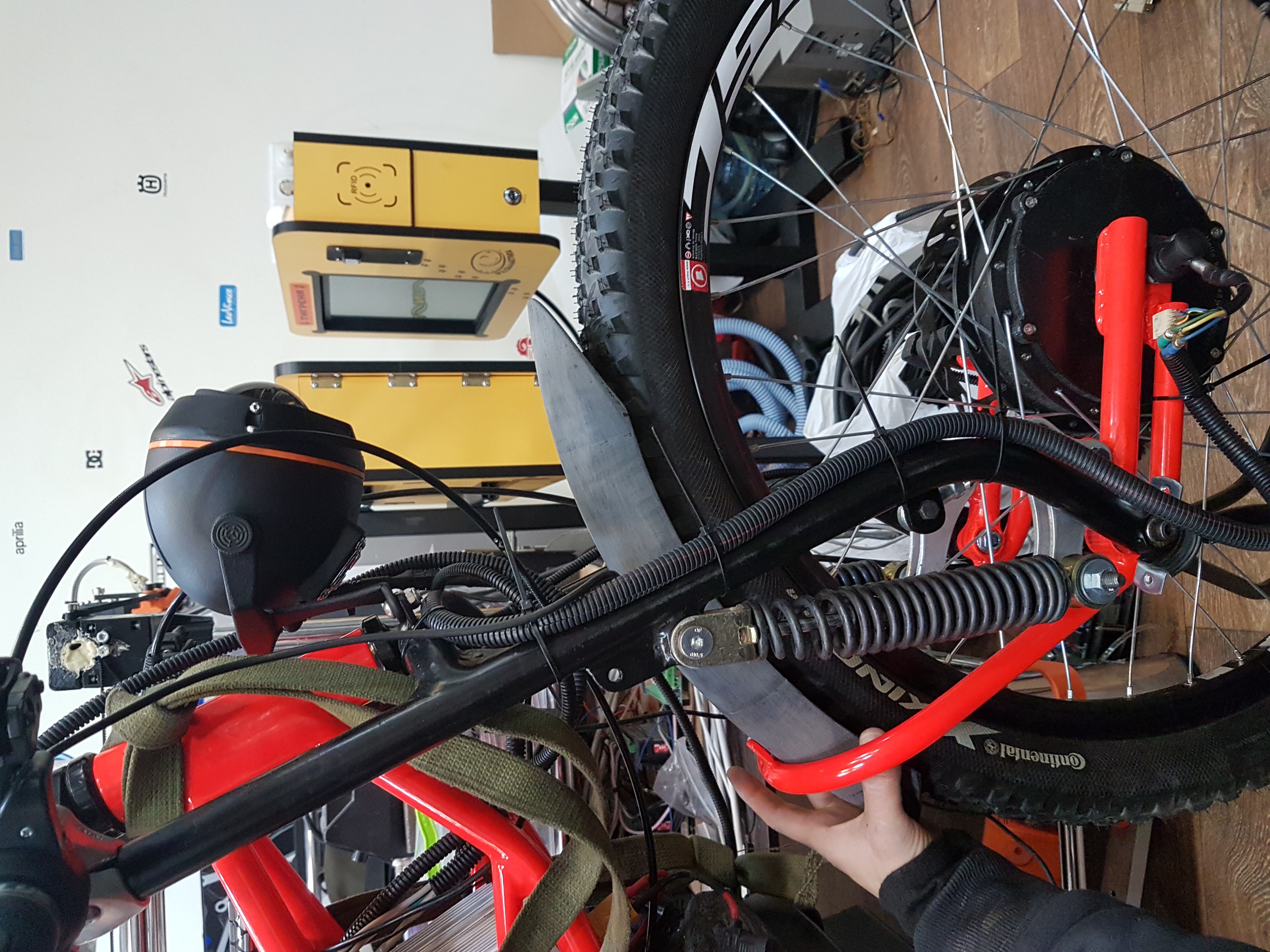 VLR电动自行车大黄蜂