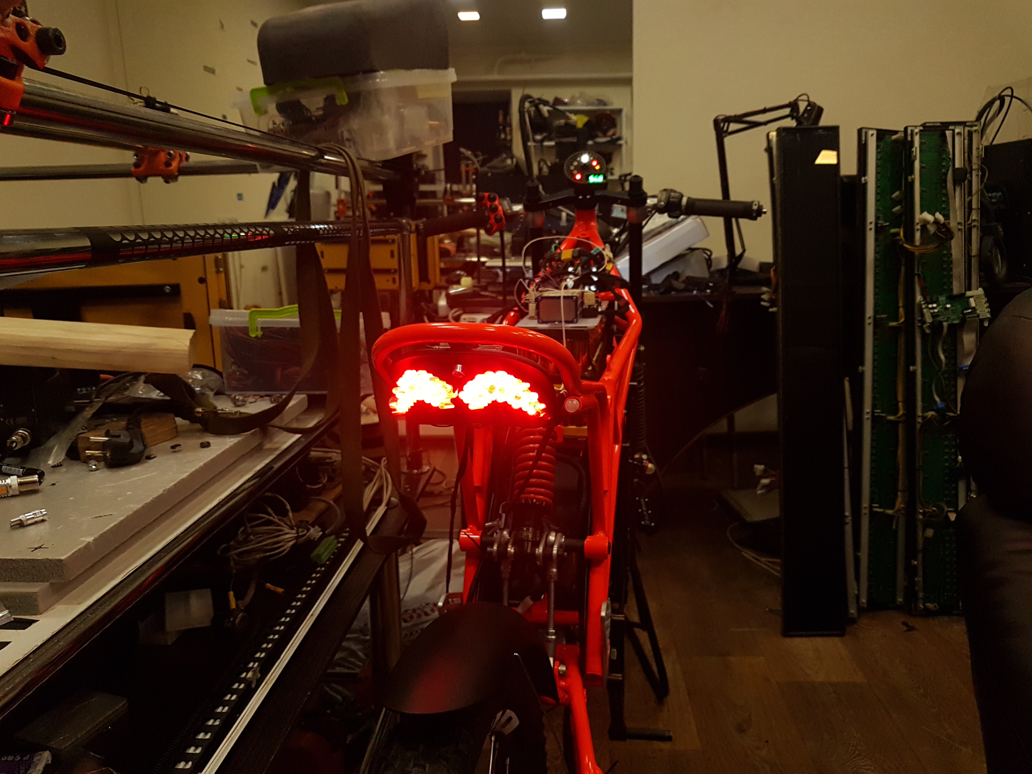 VLR电动自行车大黄蜂