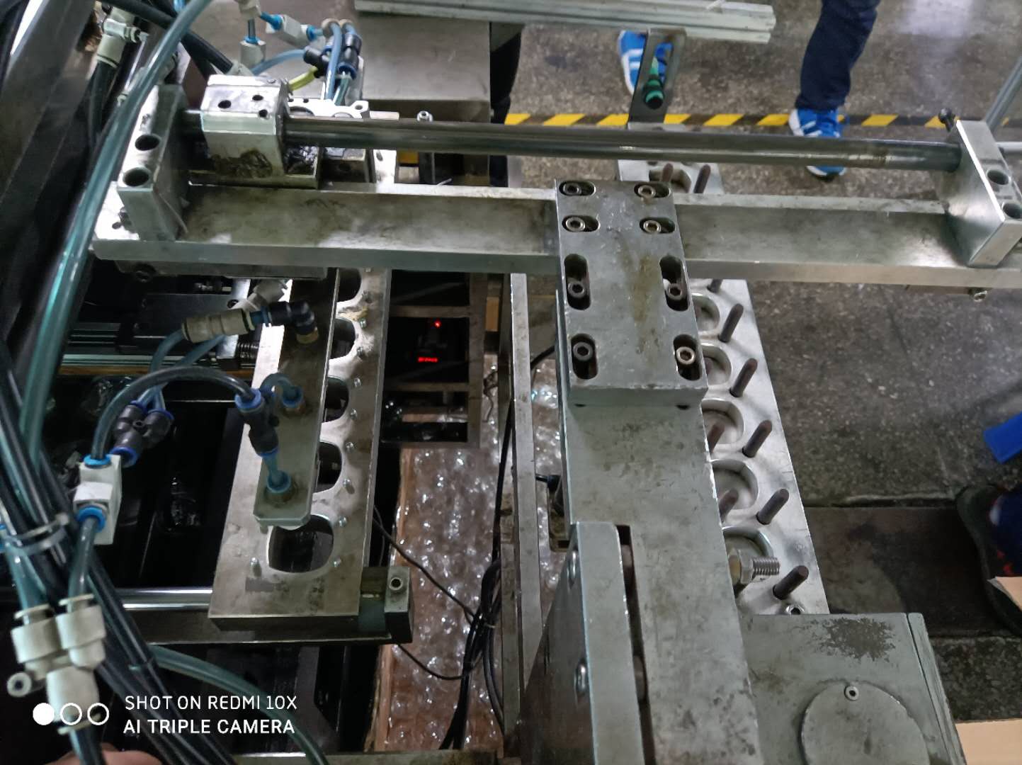 塑件自动收料机（sw18可编辑+工程图+bom）