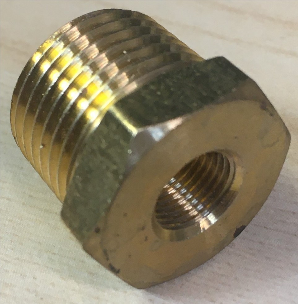 1-2英寸MNPT X 1-8英寸FNPT变径套管转接头