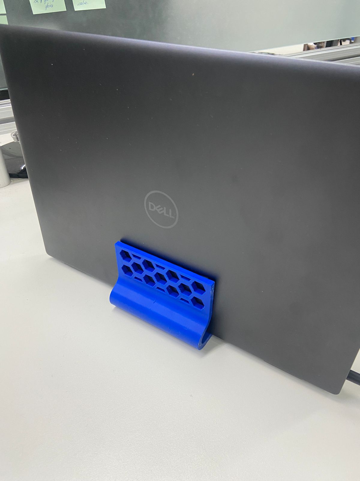 封闭式笔记本支架14