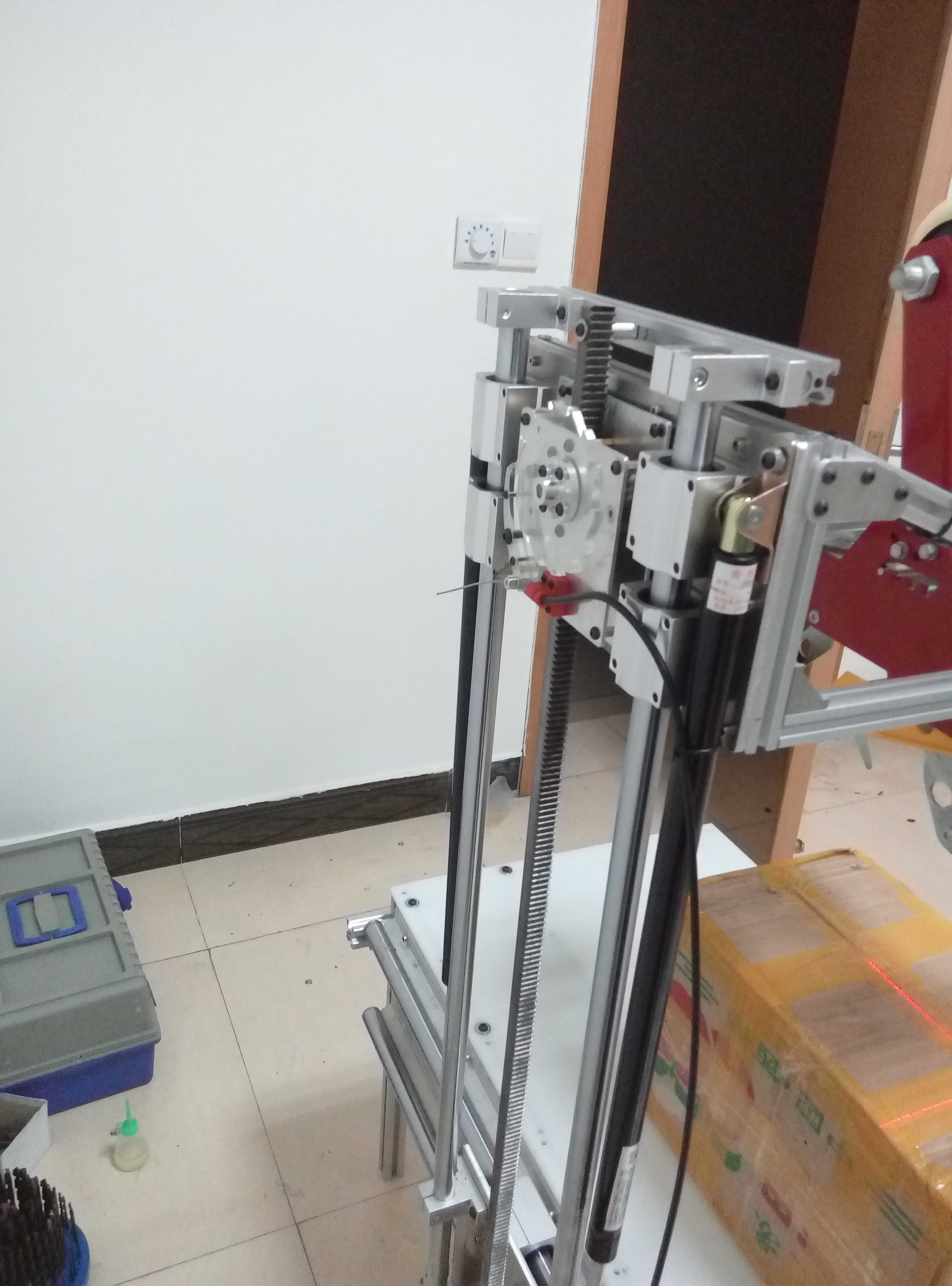 新型万能封箱机Creo4.0.zip