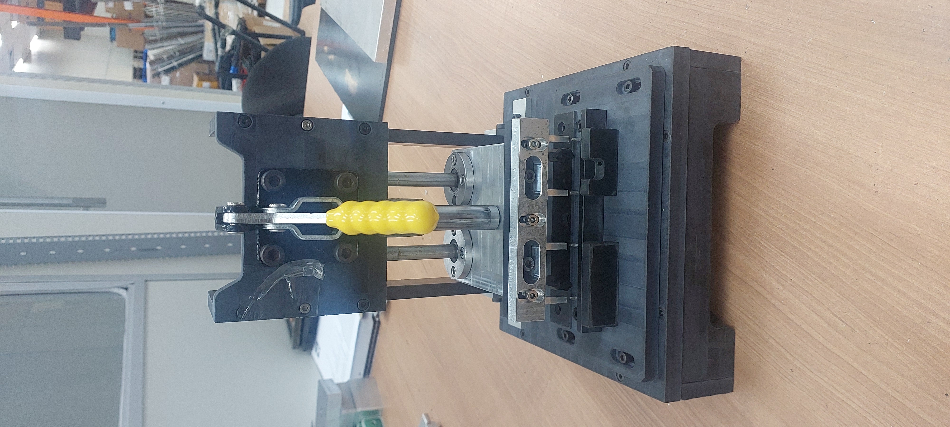 A0002808-电气端子的手动台式压床