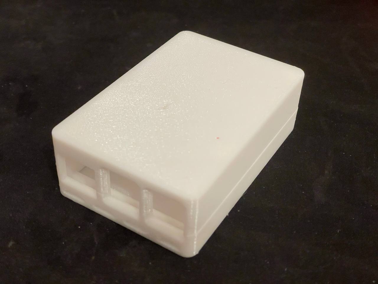 单板计算机Raspberry PI 5的轻便但功能强大且具有气流设计