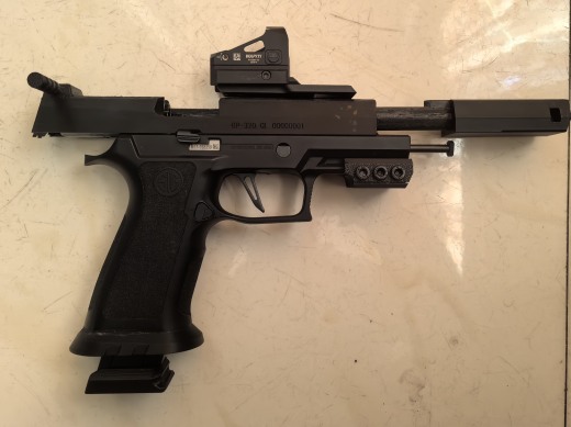 VFC P320 IPSC 包括滑套、枪管、制动器和瞄准镜安装座。四种不同款式供 X5 和 M17 使用。缩略图